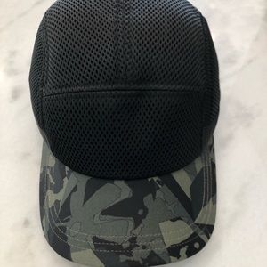 Lululemon Dash & Splash Cap